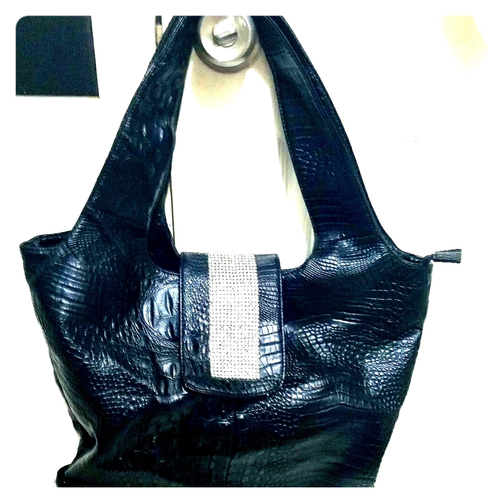 Leather handbag with rhinestone